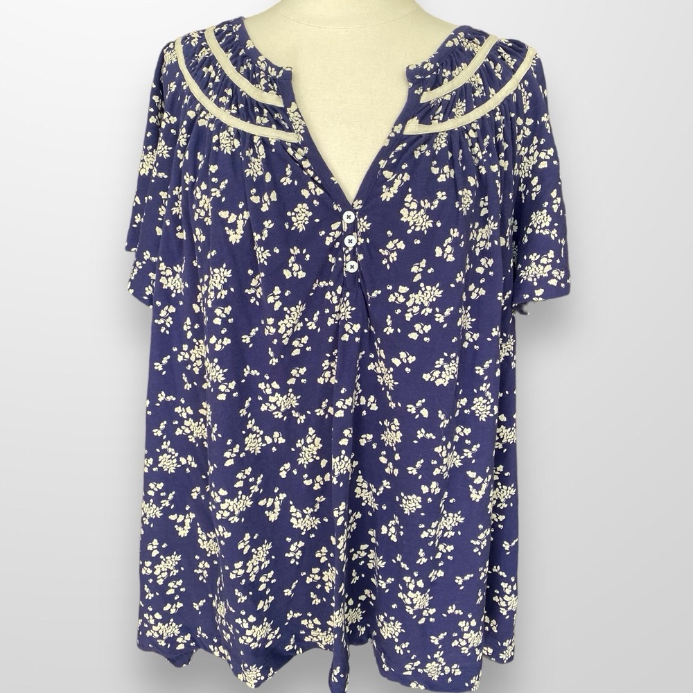 Lane Bryant 26 / 28 Shirt‎ Top Short Sleeve Notched V Neck Blue Floral Blouse